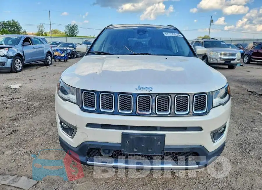3C4NJDCB5JT245145 Photo# 5