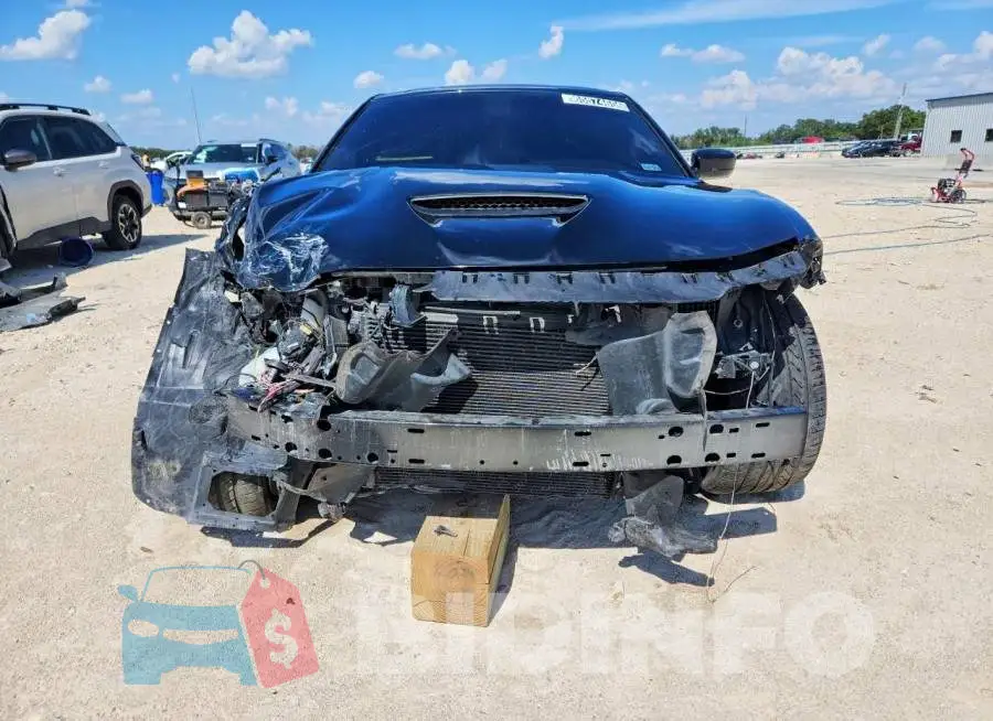 2C3CDXGJ8PH690258 Photo# 5