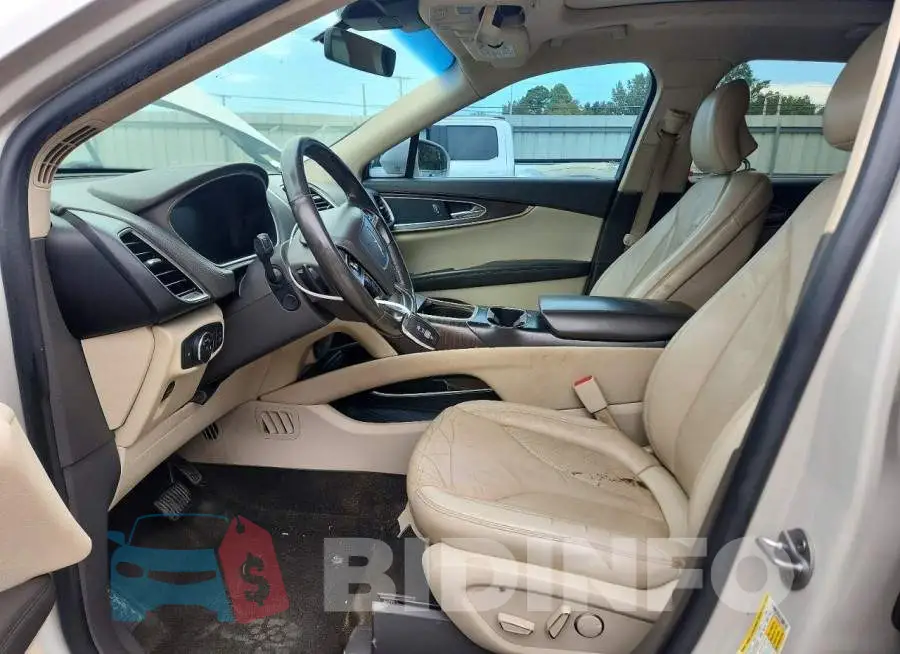 2LMPJ6K90KBL32841 Photo# 7