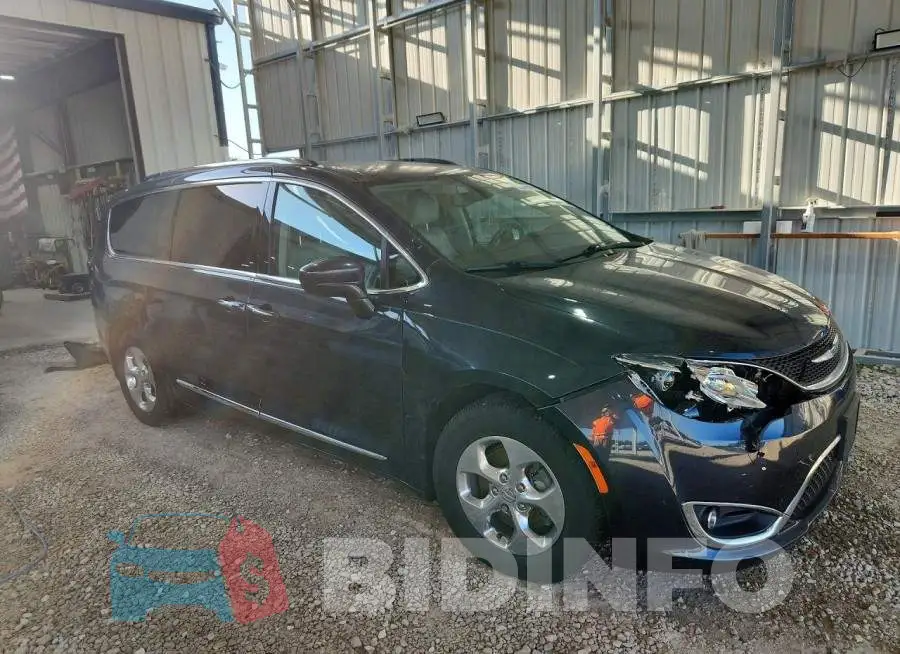2C4RC1L74LR282408 Photo# 4