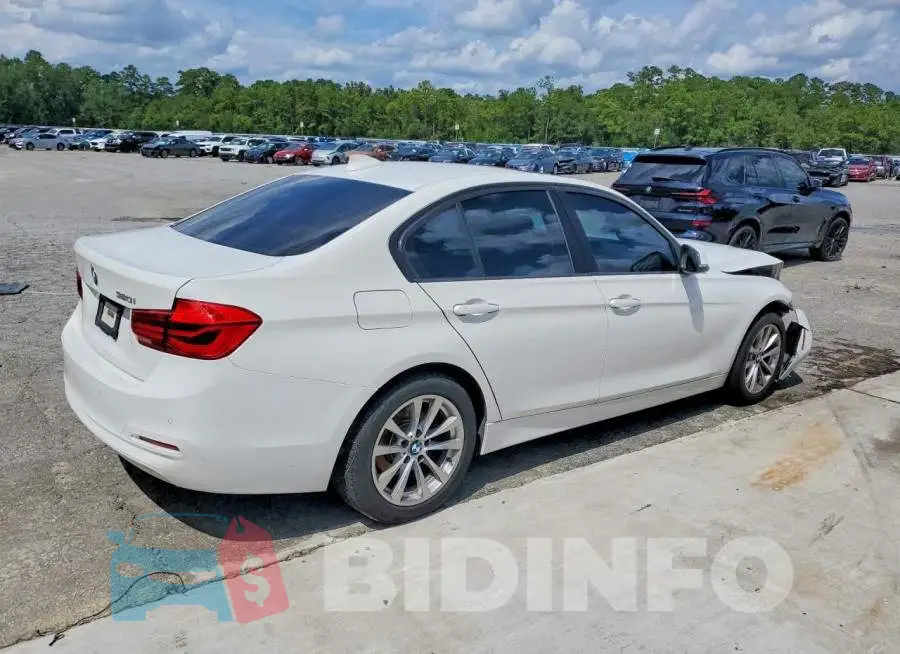 WBA8E1G35HNU18592 Photo# 3