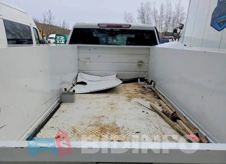 1GB4YLE70RF452319 Photo# 10