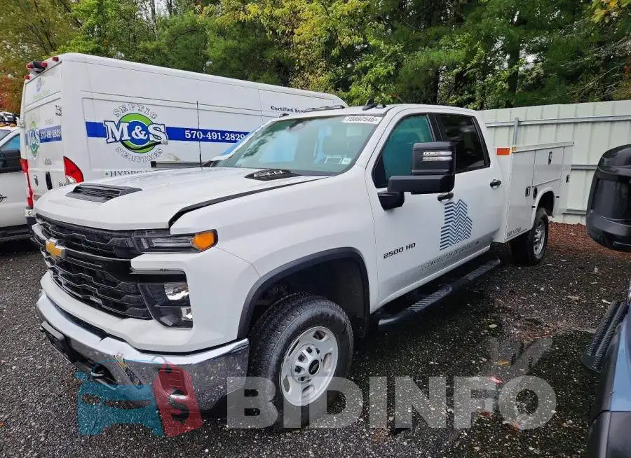 1GB4YLE70RF452319 Photo# 1