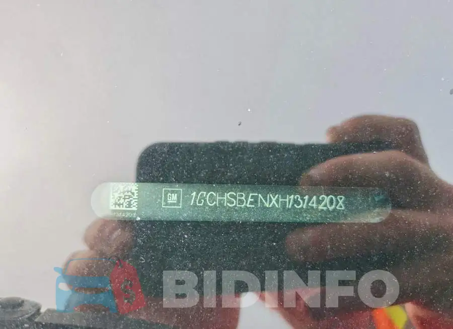 1GCHSBENXH1314208 Photo# 12
