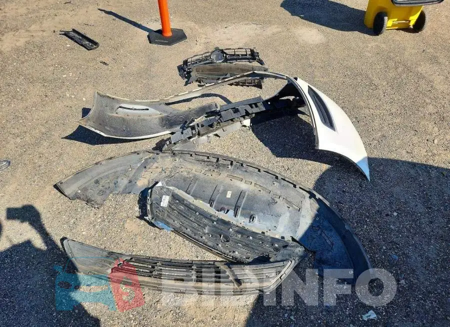 1FAHP2E86JG115662 Photo# 12