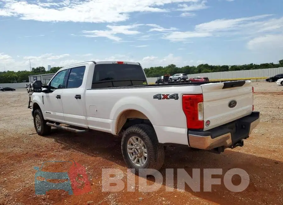 1FT7W2BT9HED86884 Photo# 2