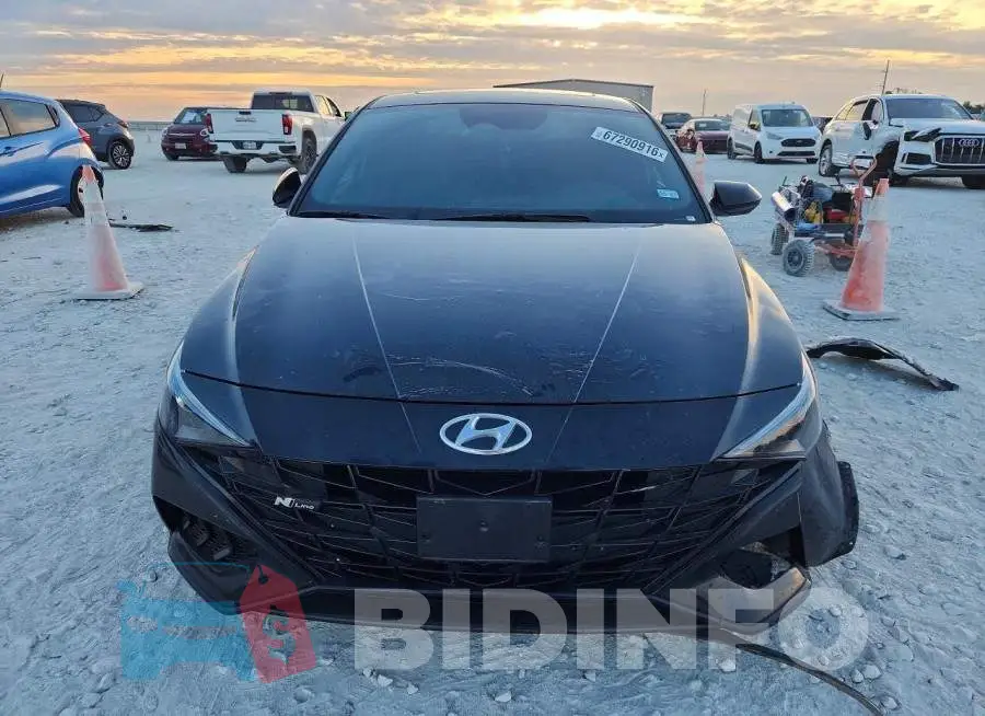 KMHLR4AF2PU552353 Photo# 5