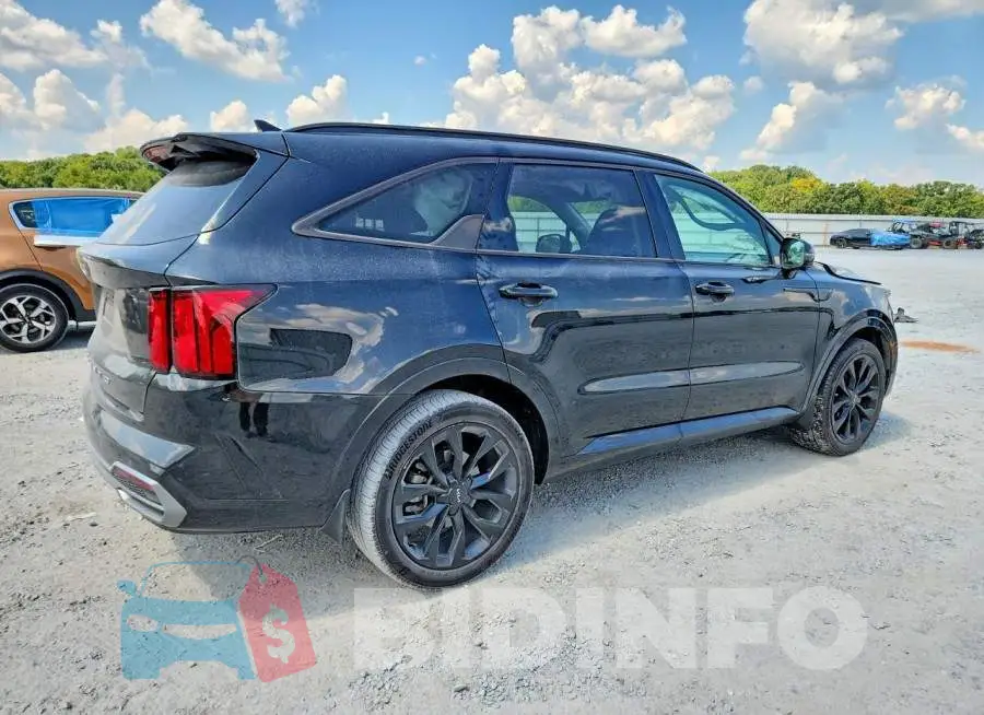5XYRK4LF6NG114403 Photo# 3