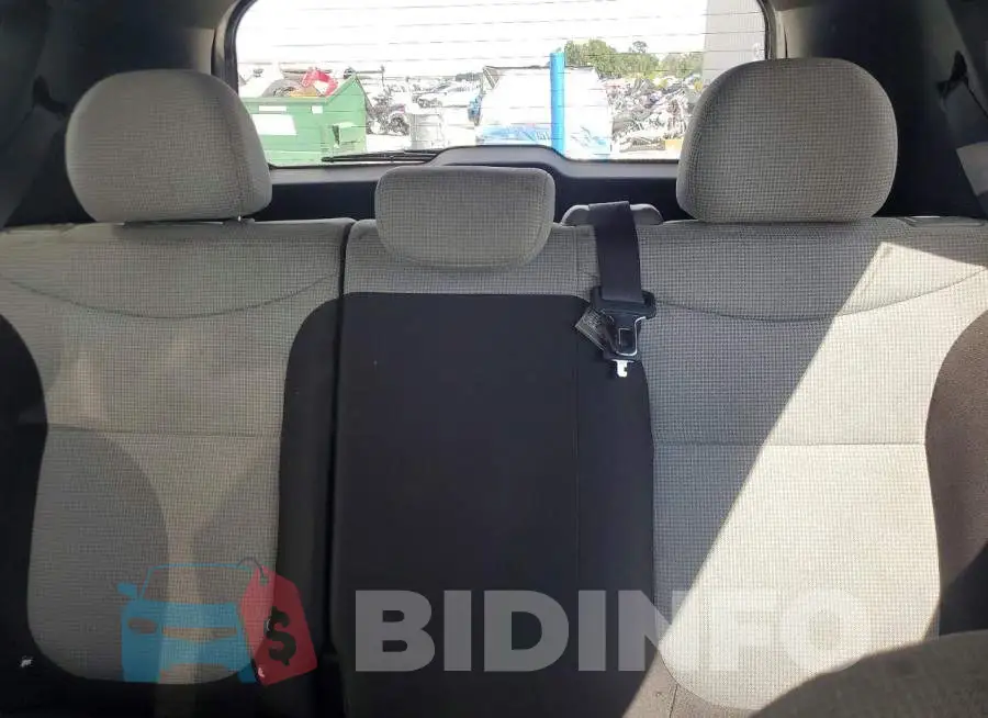 KNDJN2A2XH7478401 Photo# 10