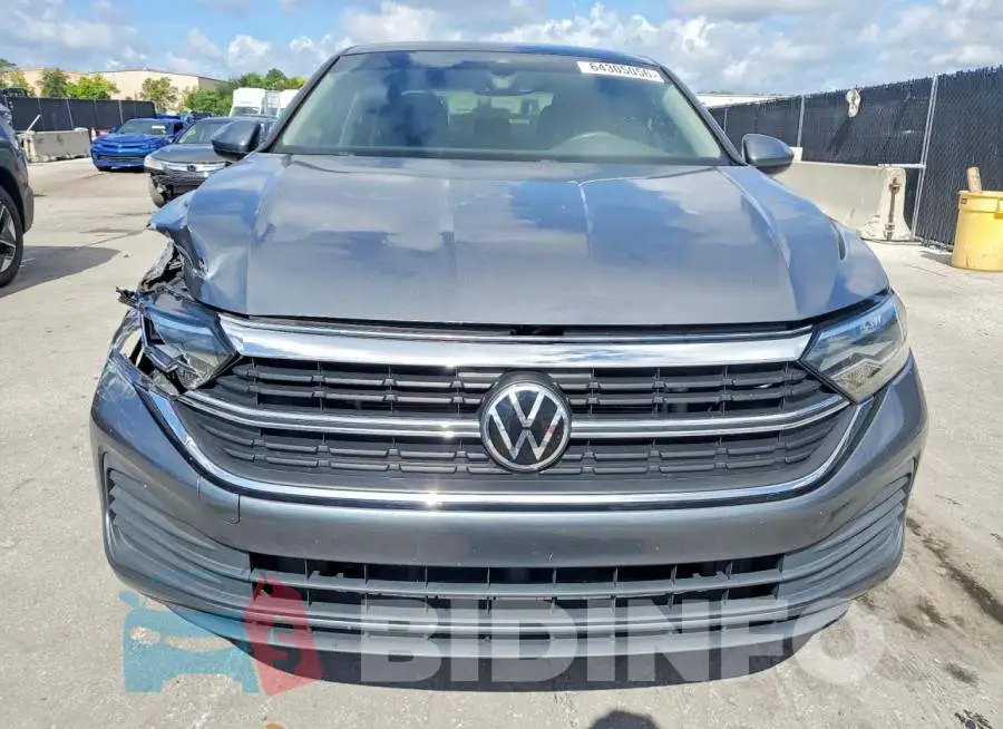 3VW7M7BU1NM032758 Photo# 5