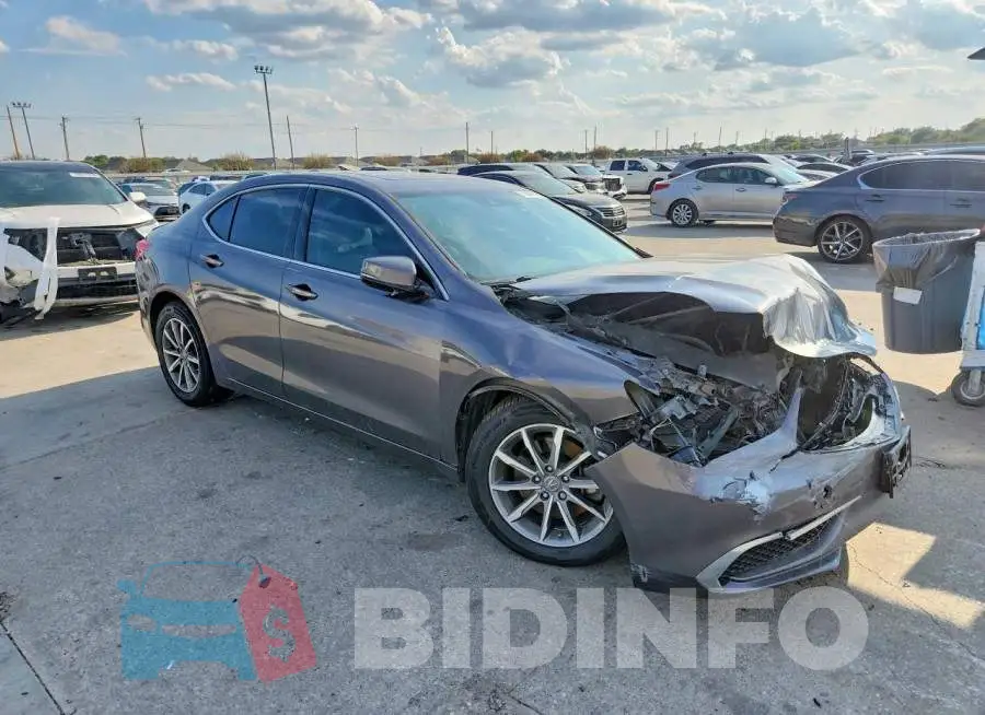19UUB1F36JA001752 Photo# 4