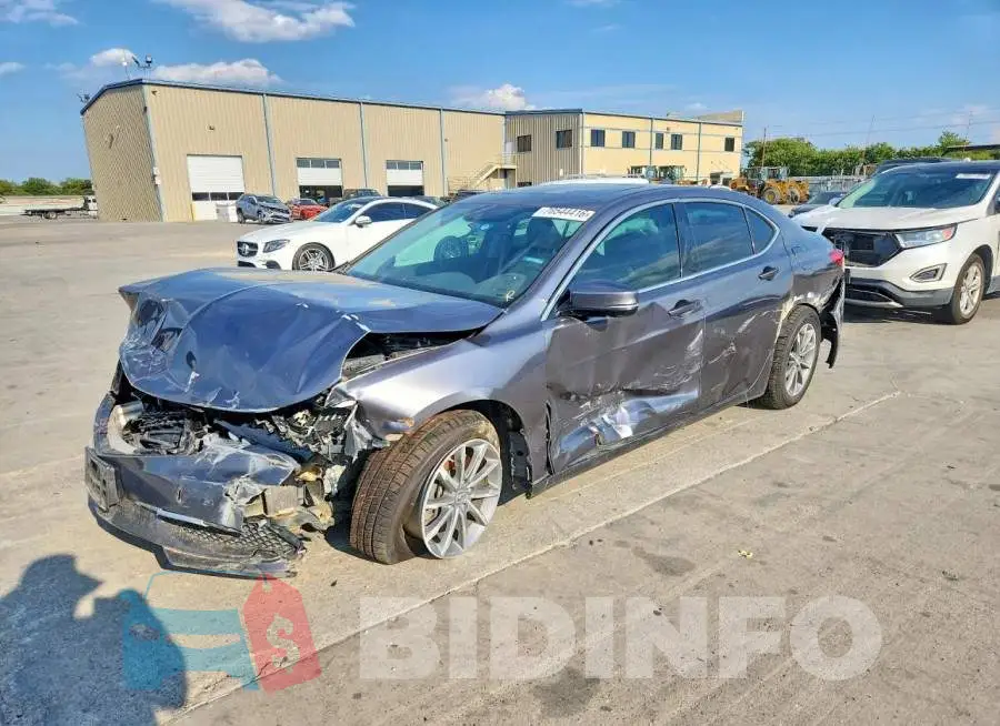 19UUB1F36JA001752 Photo# 1