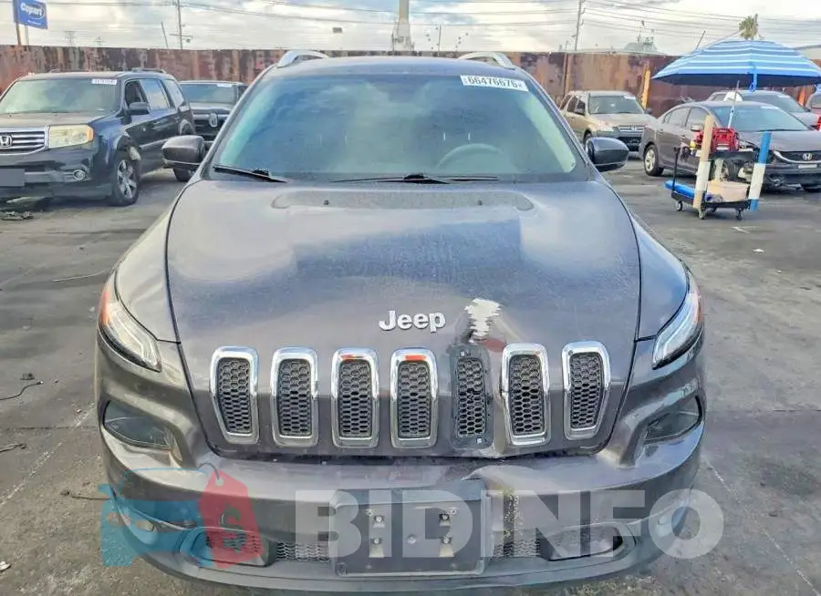 1C4PJLLB2JD557657 Photo# 5