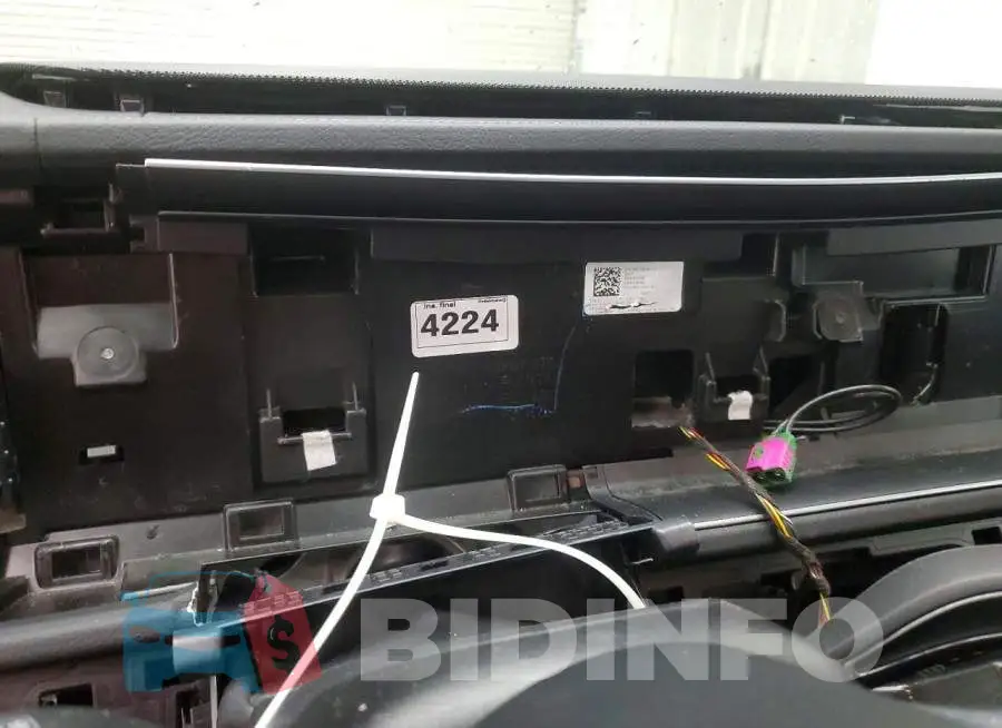 4JGFF5KE8TB640007 Photo# 9