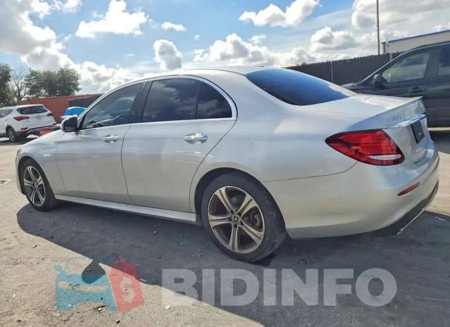 WDDZF8DBXLA755337 Photo# 2