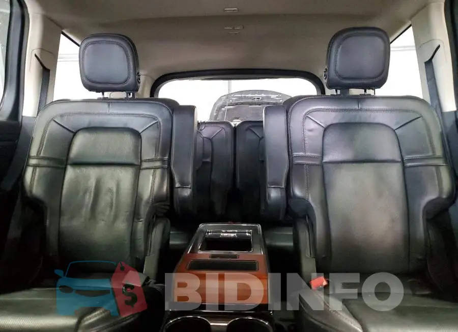 5LM5J7XC8LGL14351 Photo# 10