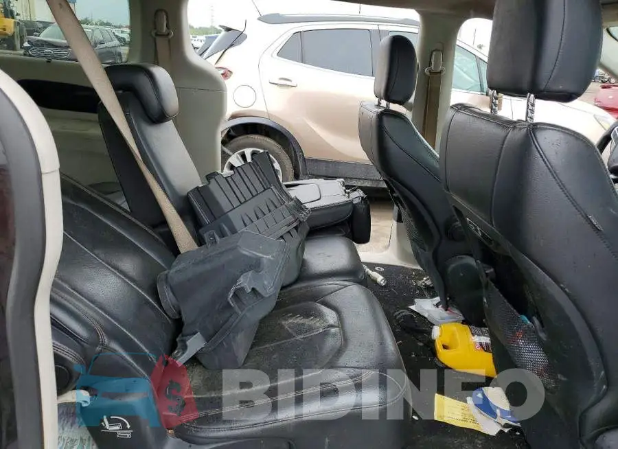 2C4RC1BGXJR175331 Photo# 11