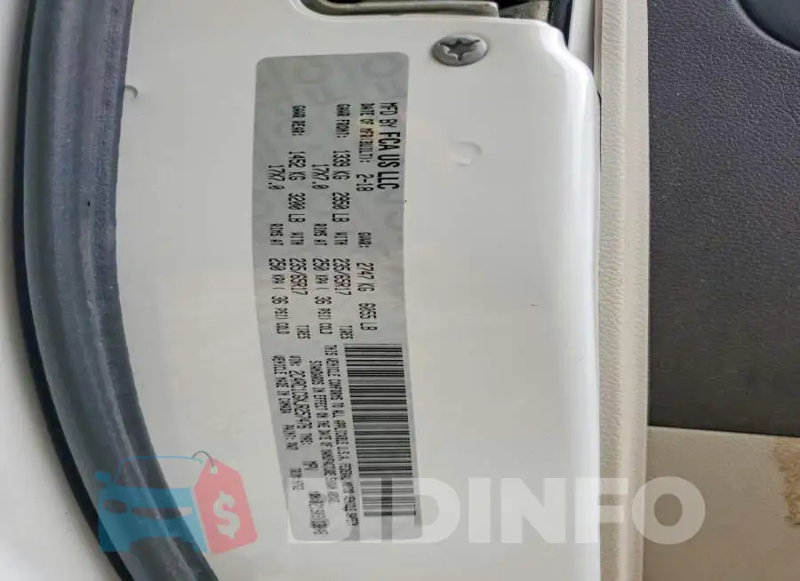 2C4RC1CGXJR257476 Photo# 13