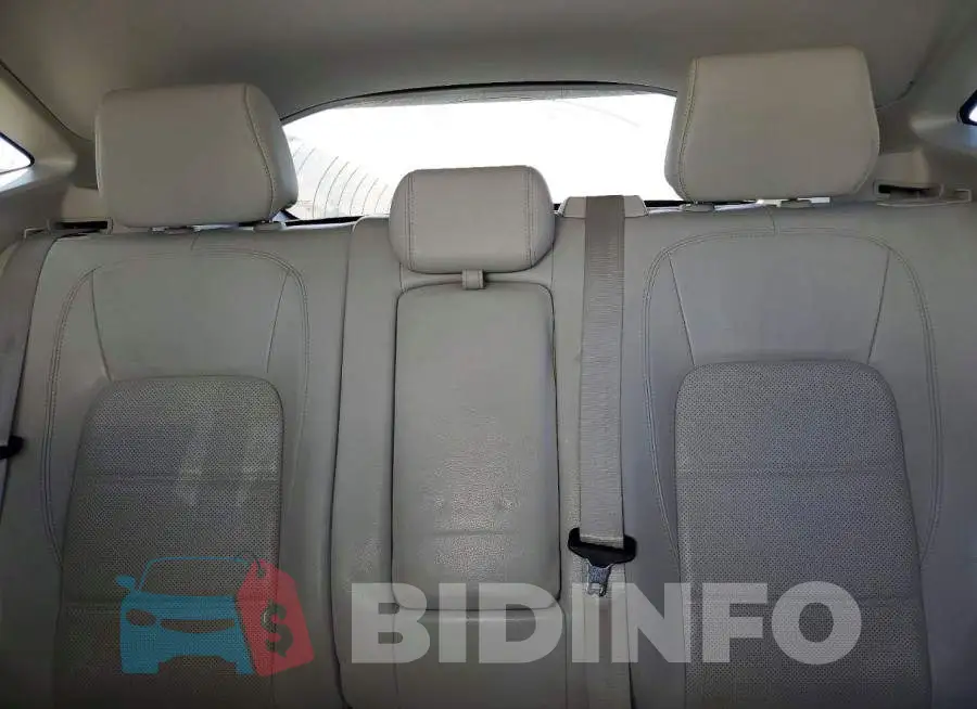 SADFJ2FX4J1Z05008 Photo# 10