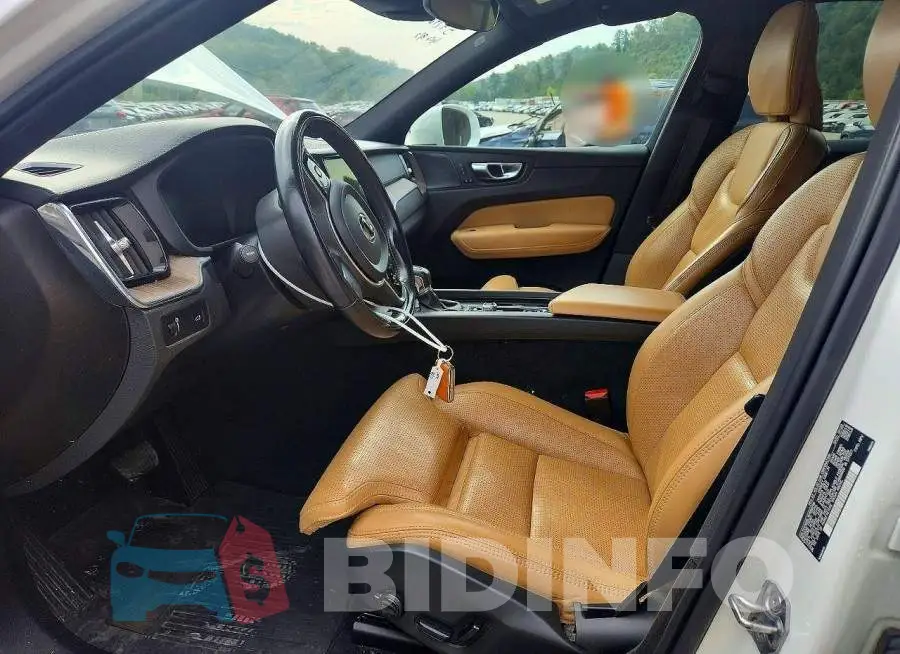 YV4102RL3M1689798 Photo# 7