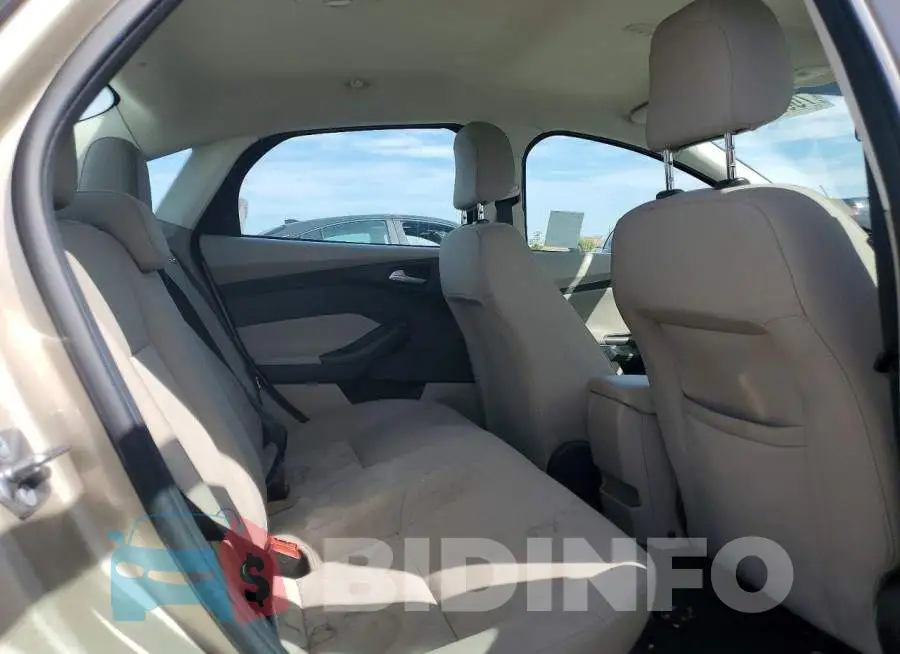 1FADP3F2XJL304398 Photo# 10