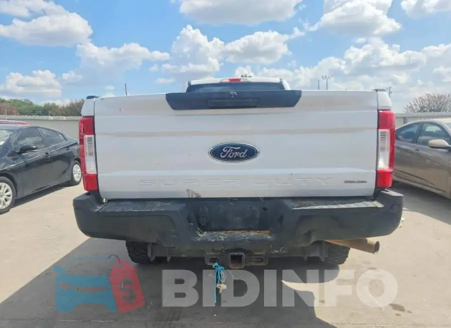 1FT7X2B61JEC66672 Photo# 6