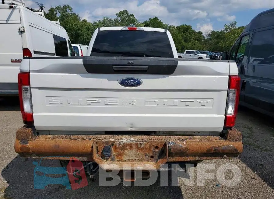 1FT8W3BT2JEC47258 Photo# 6