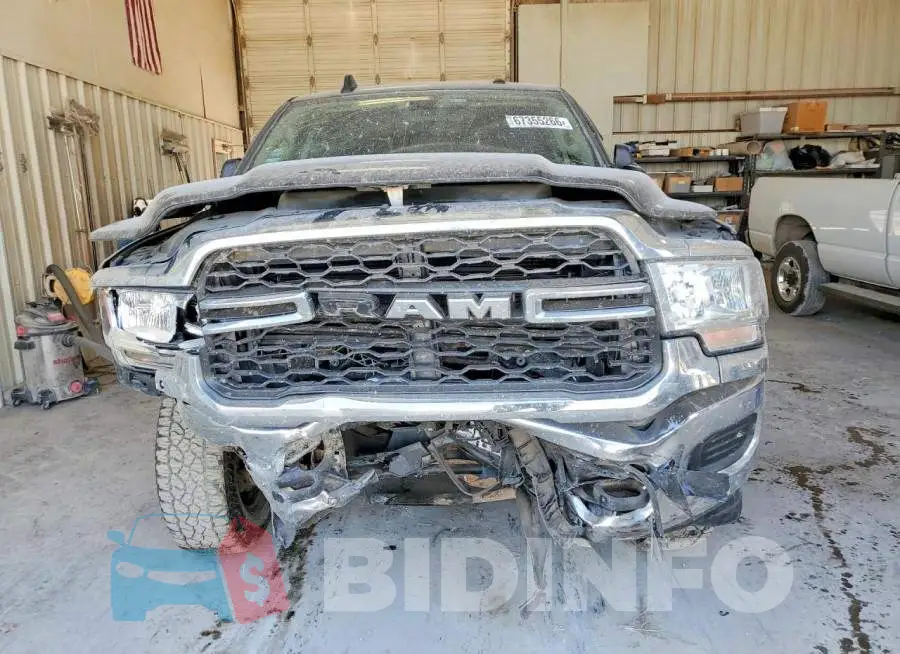3C6UR5CJ9KG685808 Photo# 5