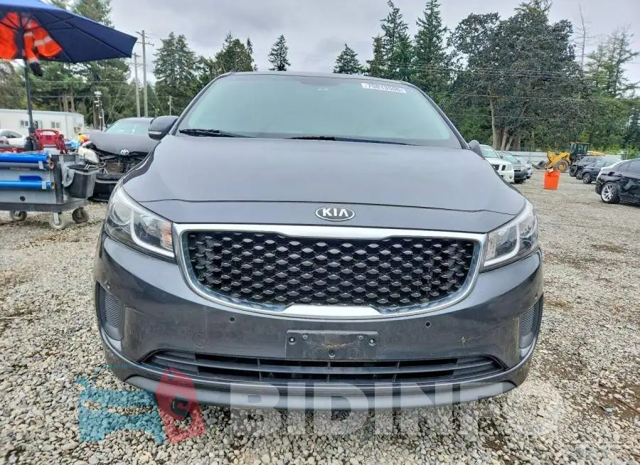 KNDMB5C1XH6282136 Photo# 5