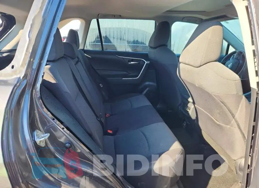 2T3P1RFV6KW013689 Photo# 10