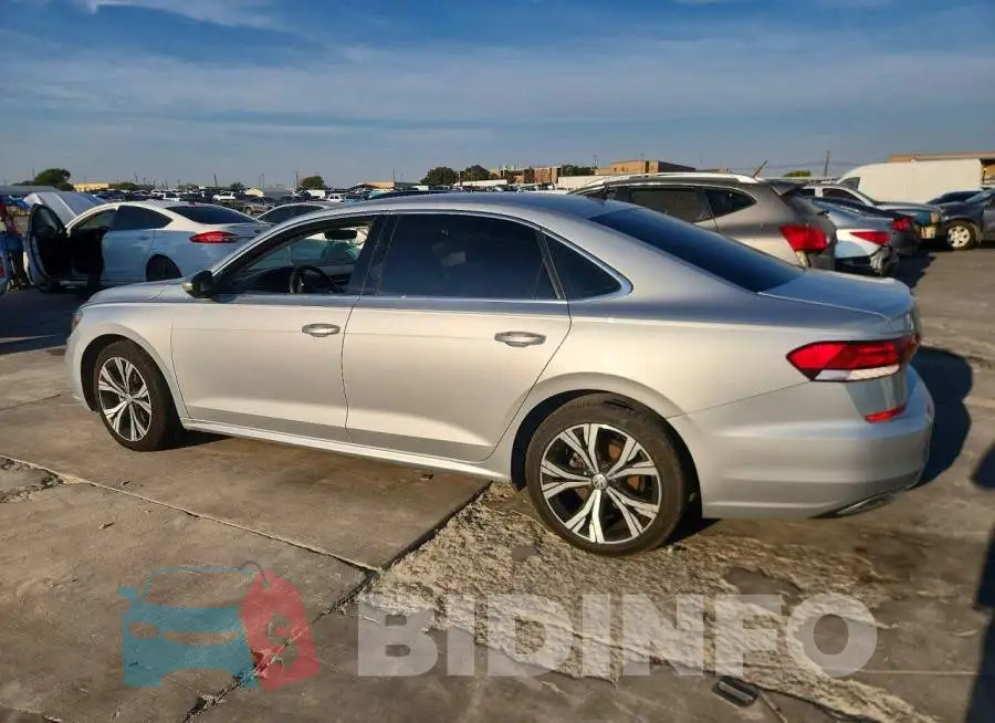 1VWSA7A34MC015786 Photo# 2