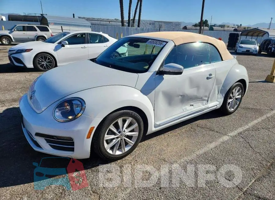 3VW517ATXHM811086 Photo# 1