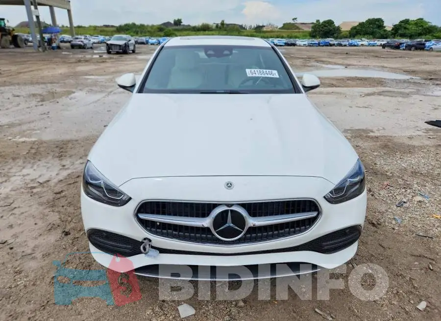 W1KAF4HB8SR252082 Photo# 5