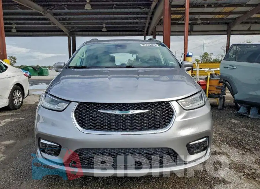 2C4RC1L73MR594317 Photo# 5