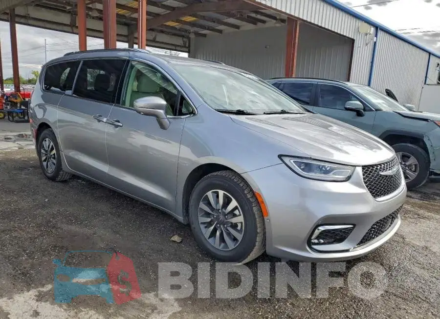 2C4RC1L73MR594317 Photo# 4