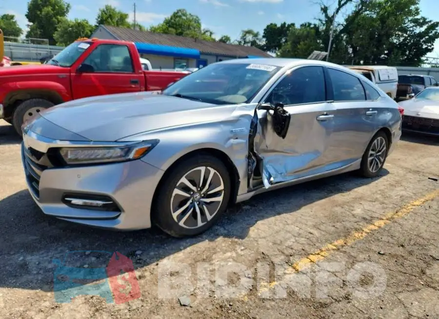 1HGCV3F92JA014257 Photo# 1