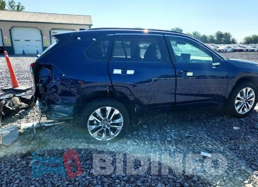 2T3A1RFV6SW613196 Photo# 3