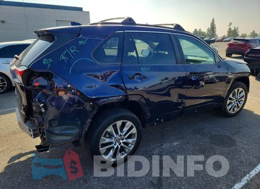 2T3C1RFV8NW235816 Photo# 3