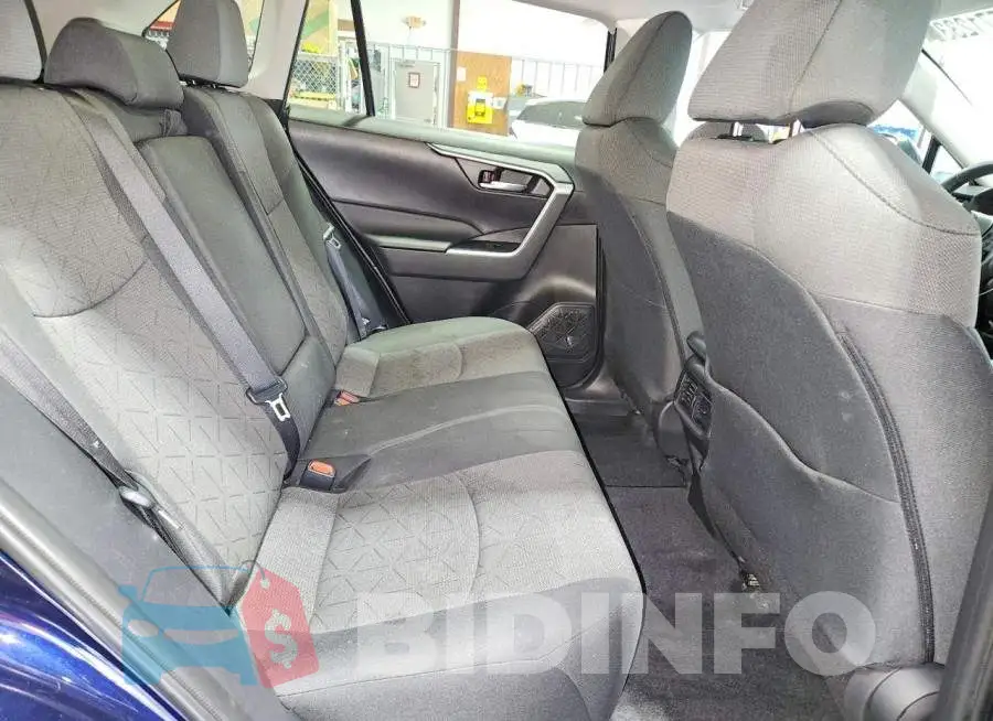 2T3P1RFV7RW429745 Photo# 10
