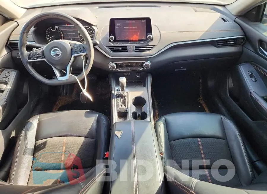 1N4BL4CV3LN312017 Photo# 8