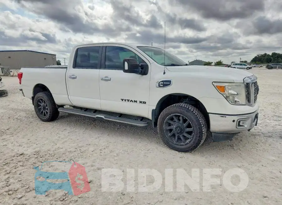 1N6BA1F28HN517756 Photo# 4
