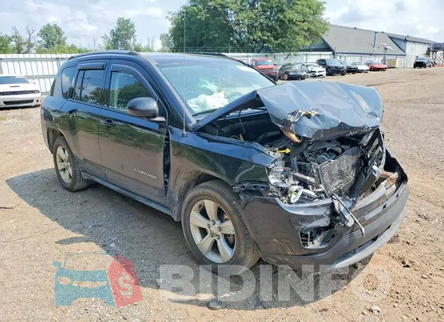 1C4NJDEB4HD100725 Photo# 4