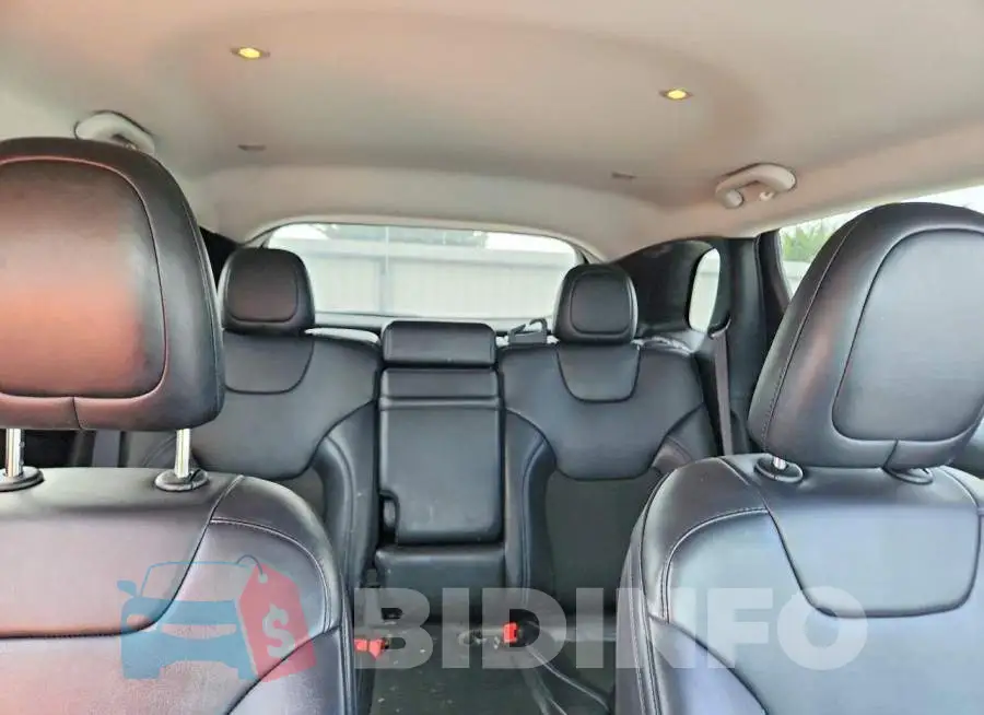 1C4PJLLN2KD242143 Photo# 10