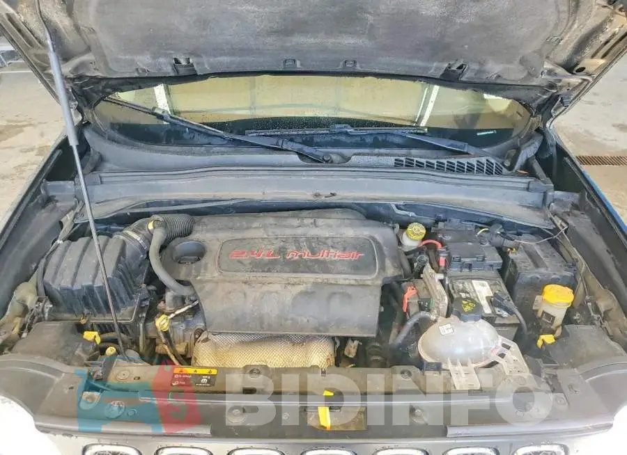 ZACCJBBB4HPG00059 Photo# 11