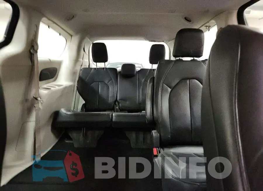 2C4RC1BGXHR811756 Photo# 10