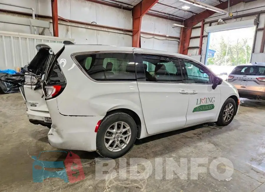 2C4RC1CG8SR517536 Photo# 3