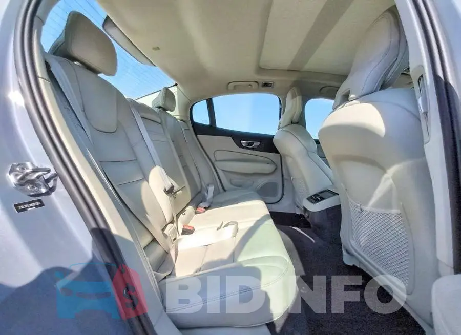 7JRL12TL7NG172263 Photo# 10