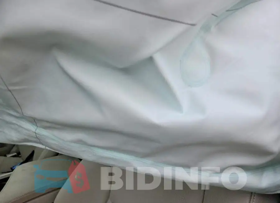 YV4H60CE2R1253267 Photo# 10