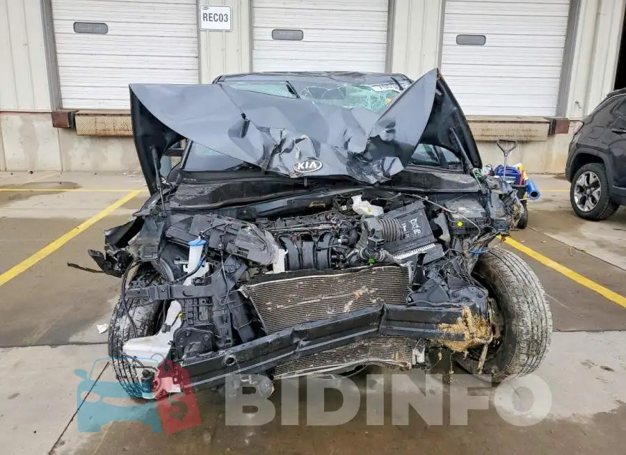 KNDJ23AU8M7736487 Photo# 5