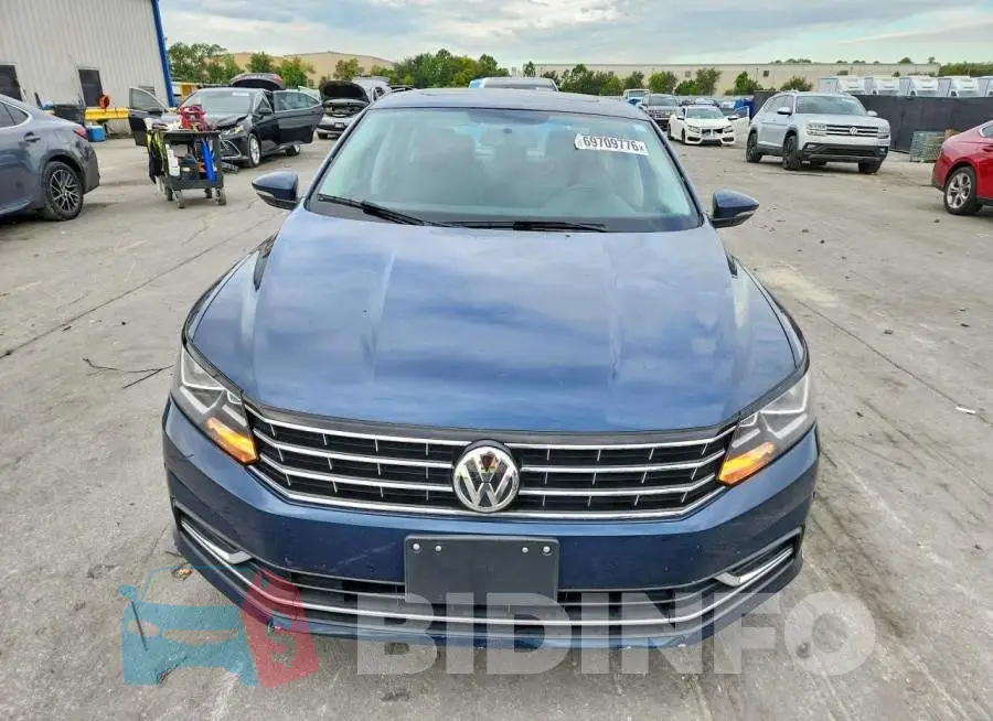 1VWLA7A37KC013001 Photo# 5
